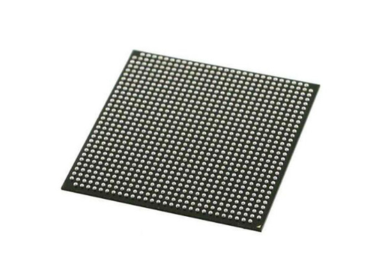 MachXO3 de Serielcmxo3lf-9400e-6bg484i van de Gebieds Programmeerbare Poort Spaander Van geïntegreerde schakelingen